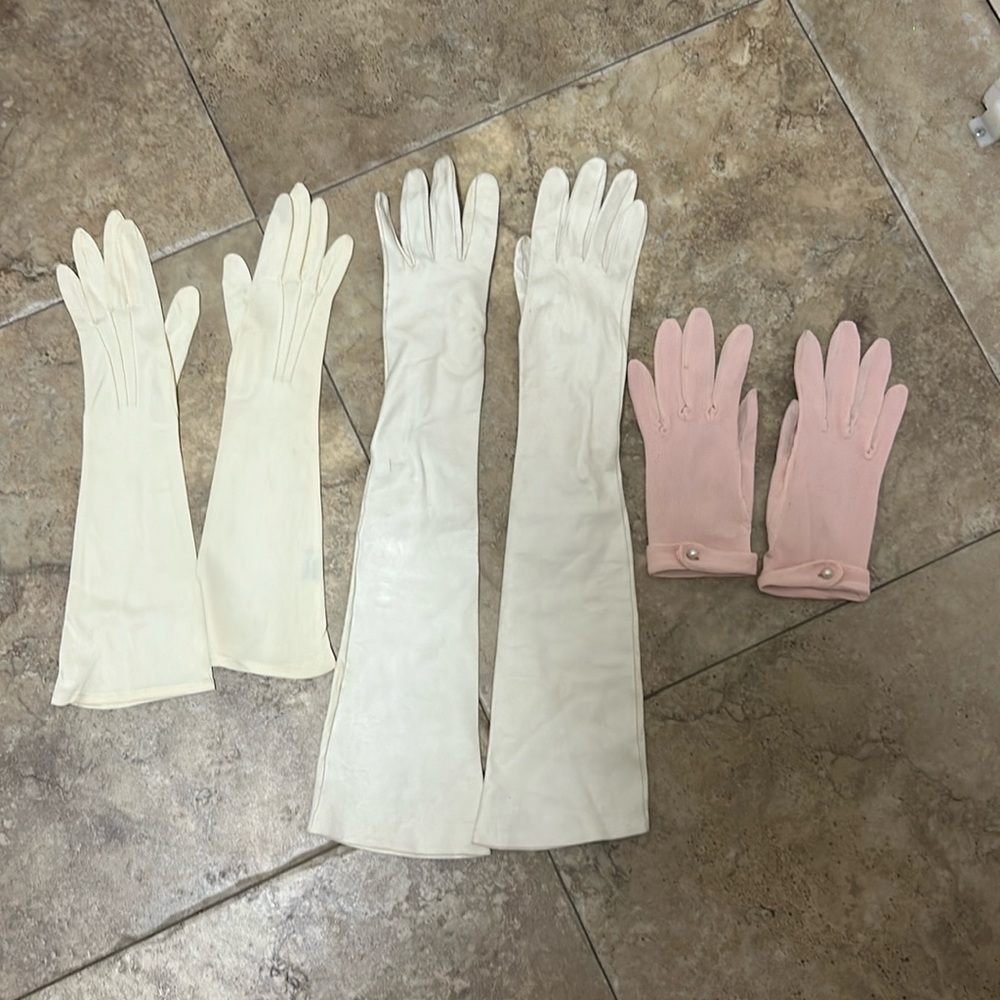 Mixed lot of vintage gloves, 3 pair